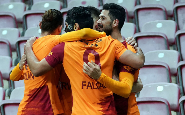 Galatasaray, Emre Akbaba ile yeniden sözleşme imzalamak istiyor