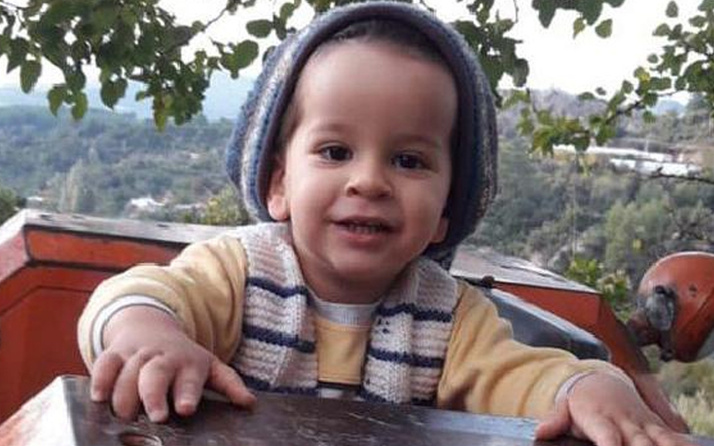 Antalya'da acı haber: Ailesi serada çalışırken su dolu çukura düşen minik Arif, boğuldu