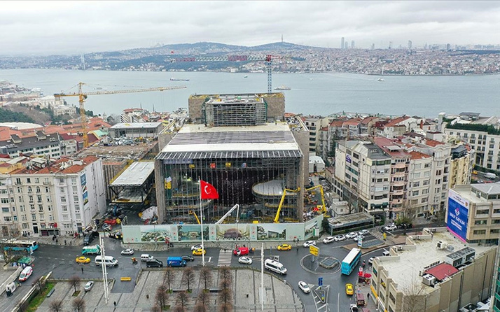 Taksim'deki Atatürk Kültür Merkezi inşaatında yangın paniği!