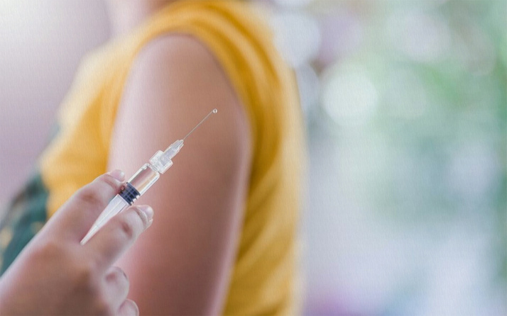 Covid aşısı kadınların regl düzenini bozuyor