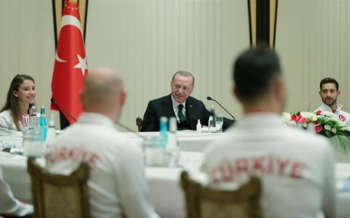 Erdoğan, Avrupa ve Dünya şampiyonalarında madalya alan cimnastikçileri kabul etti