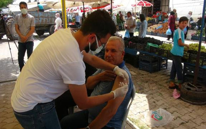 Kilis’te sağlık ekipleri Türkçe ve Arapça anonsla aşı çağrısı yaptı