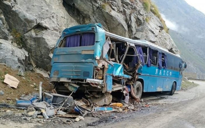 Pakistan'da otobüste patlama: 10 ölü