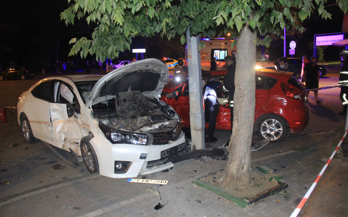 Kocaeli'de feci kaza! İki araç kafa kafaya çarpıştı: Can pazarı yaşandı