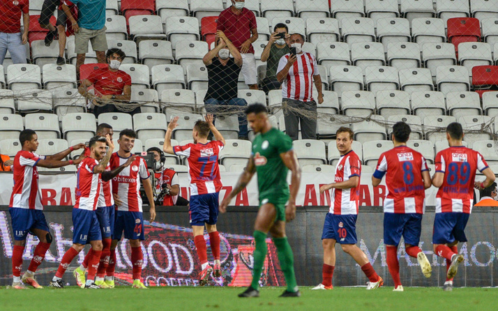 Antalyaspor nefes kesen maçta Çaykur Rizespor'u 90+10'da yıktı