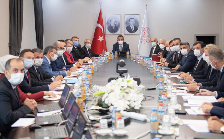 Milli Eğitim Bakanı Mahmut Özer 81 ilin müdürünü topladı! Açık kalması için tedbirler masada