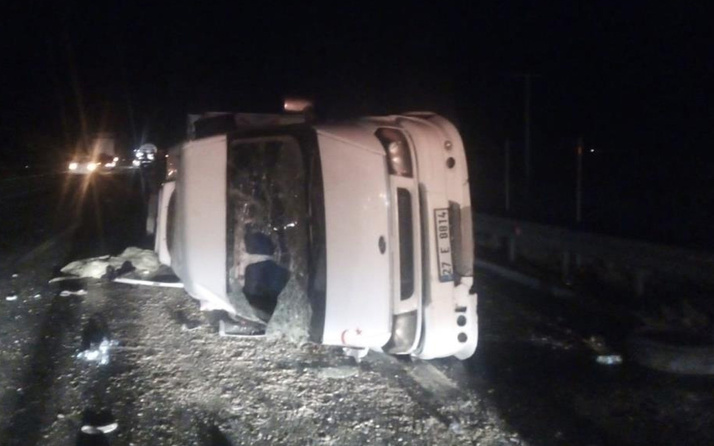Şanlıurfa'da tarım işçilerini taşıyan minibüs devrildi: 9 yaralı