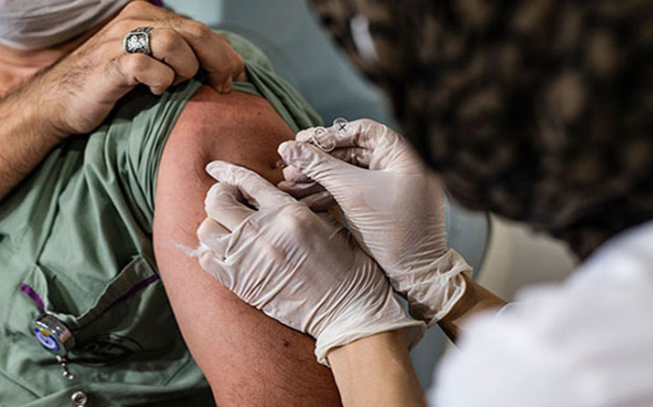 Konya'da hemşire aşıları karıştırdı 6 doz Biontech uyguladı Hasta fenalaştı!