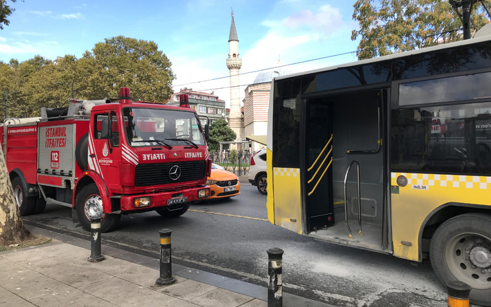 İstanbul'da iki İETT otobüsü çarpıştı! Yaralılar var