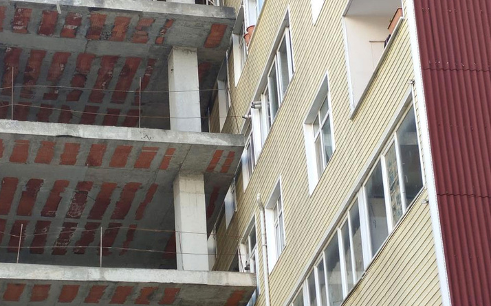 Şişli'de şaşkına çeviren görüntü! Bina inşaatına bakanlar dönüp bir daha bakıyor