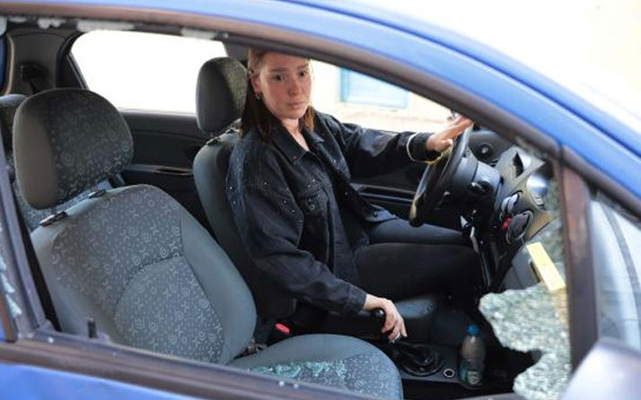 Gaziantep'te yaşandı! Ölümle tehdit etti otomobilinin camlarını parçaladı