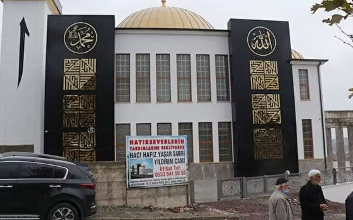 Yalova'da bir cami manzarayı kapattığı iddiasıyla mahkemeye verildi