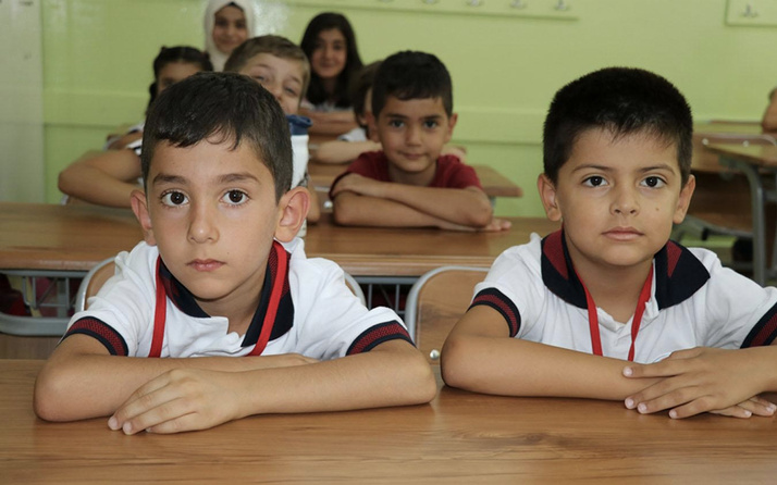 İzmir'de okullar yarın tatil mi 1 Aralık valilik tatil açıklaması güncel haberi