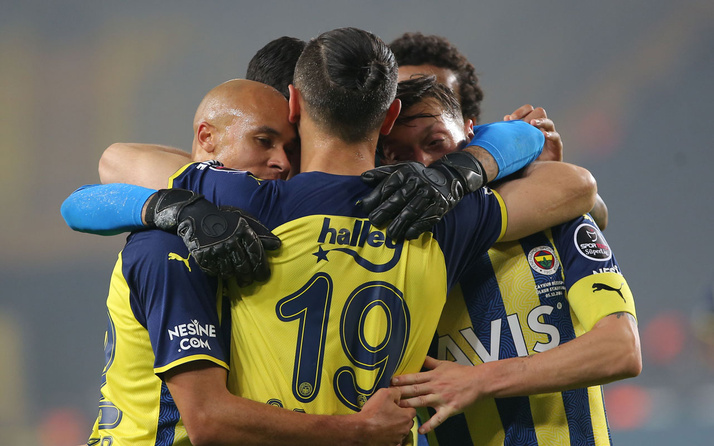 Fenerbahçe 4 gollü galibiyetle moral buldu sıradaki hedef Eintracht Frankfurt