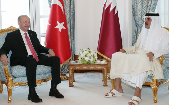 Cumhurbaşkanı Erdoğan Katar'da resmi törenle karşılandı Al Sani ile görüştü
