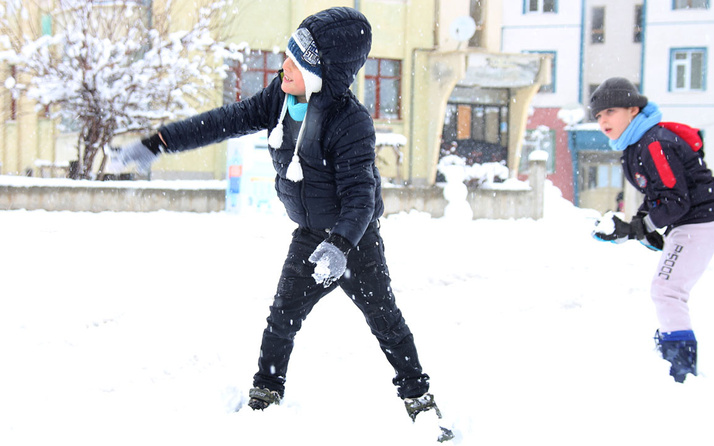 Kar yağdı ilk okul tatili haberi geldi! Konya'da okullar yarın tatil edildi! İşte tatil olan yerler