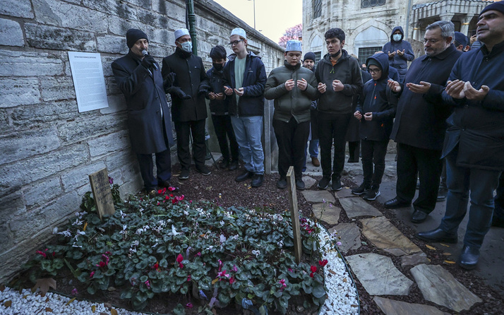 Sezai Karakoç vefatının 40. gününde kabri başında yad edildi