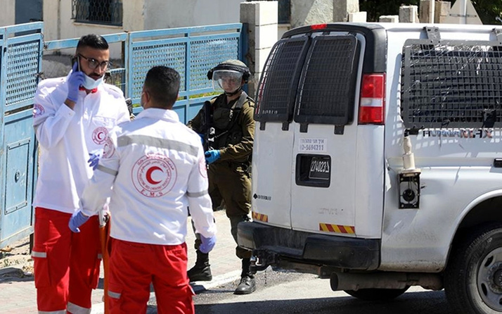 İsrail askerleri bıçaklı saldırıda bulunduğu iddiasıyla bir Filistinliyi öldürdü