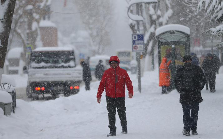 İstanbul için İzlanda kışı uyarısı AKOM beklenen kar yağışı için yeni gelişmeyi duyurdu