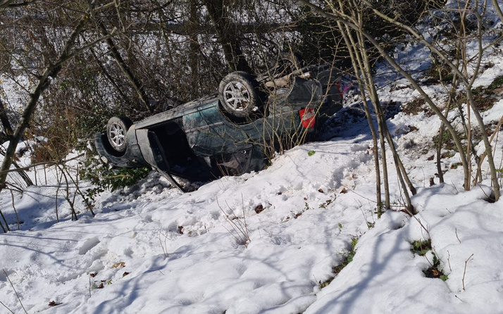 Zonguldak'ta gizli buzlanma kazaya yol açtı! Otomobil fındık bahçesine uçarak takla attı