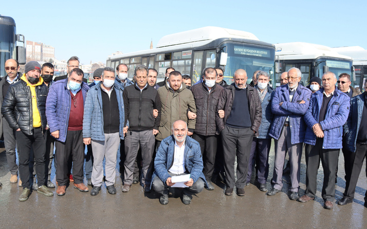 Kayseri'de halk otobüsü şoförleri eylemde! '3-3.5 bin TL’den şoför çalıştırmak isteyenler var' deyip isyan ettiler