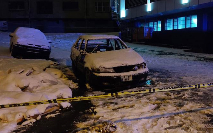 İstanbul’da yıllardır park halinde olan otomobil yandı, içerisinden erkek cesedi çıktı