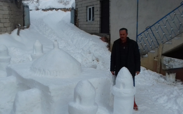 Sivas'ta kardan yapılan Ayasofya Camii hayran bıraktı! Görenler bahçeye akın etti