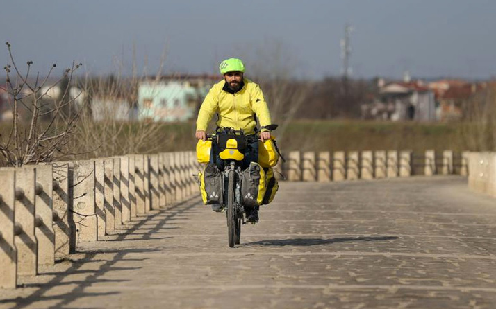 Düzceli motorcu camileri tanıtmak için Almanya'dan Türkiye'ye bisikletle geldi