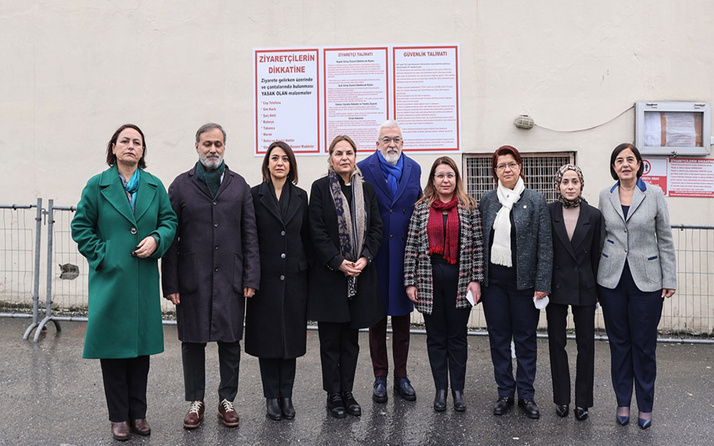 CHP'li kadın milletvekilleri Sedef Kabaş'ı cezaevinde ziyaret etti