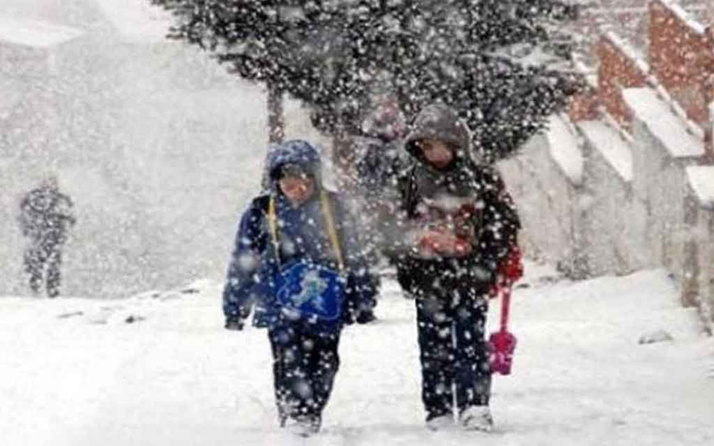 Yoğun kar yağışı nedeniyle birçok ilde okullar tatil edildi! İşte yüz yüze eğitime ara verilen iller