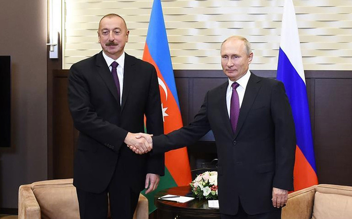 Aliyev ile Putin, işbirliği bildirgesini kutladı