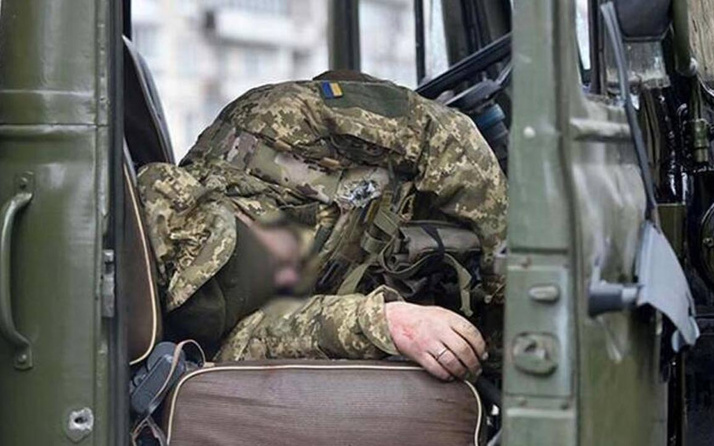 Ukrayna kamuflajı altından Rus askeri çıktı! Böyle öldürüldüler görüntüler dehşete düşürdü
