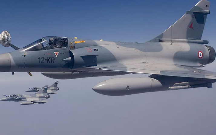 Fransa'dan Rusya'ya net mesaj savaş uçakları Polonya semalarında