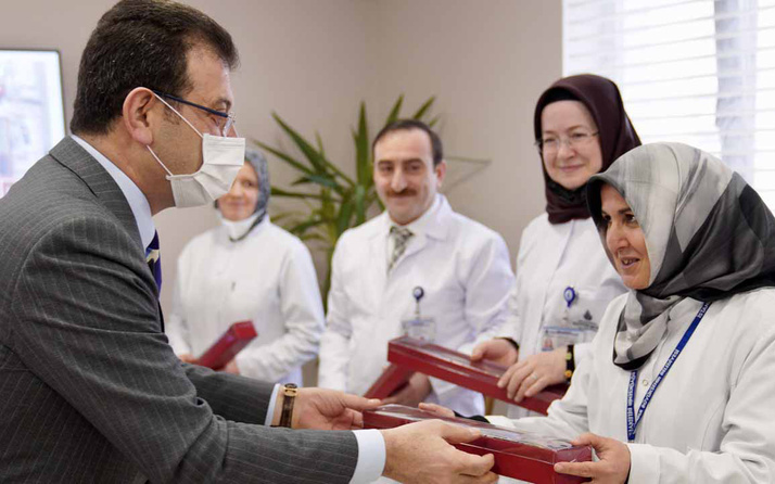 Ekrem İmamoğlu 14 Mart Tıp Bayramı için doktorlarla bir araya geldi