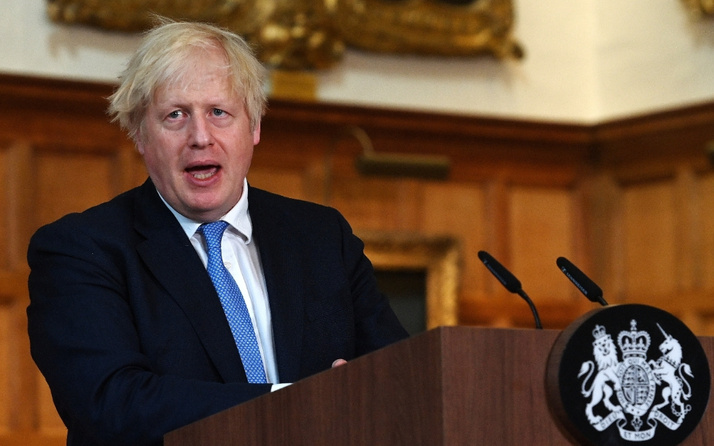 İngiltere'de büyük kriz! Boris Johnson'un iki bakanı daha istifa etti! Johnson direniyor: İstifa etmem