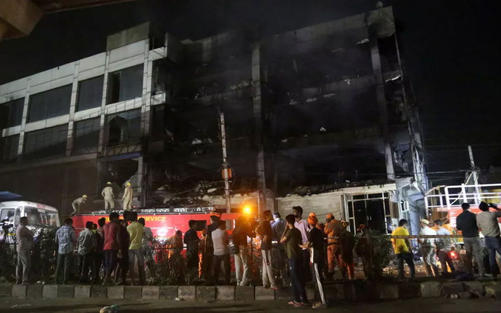 Hindistan'da katliam gibi yangın: 26 kişi öldü!