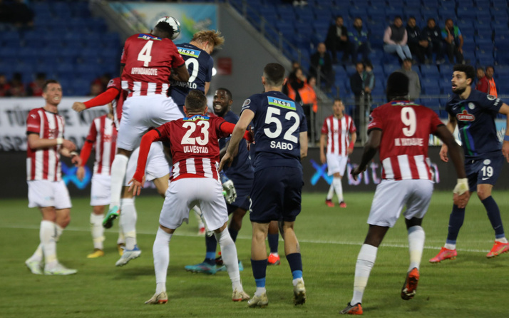 Sivasspor geriden gelerek küme düşen Rizespor'u mağlup etti