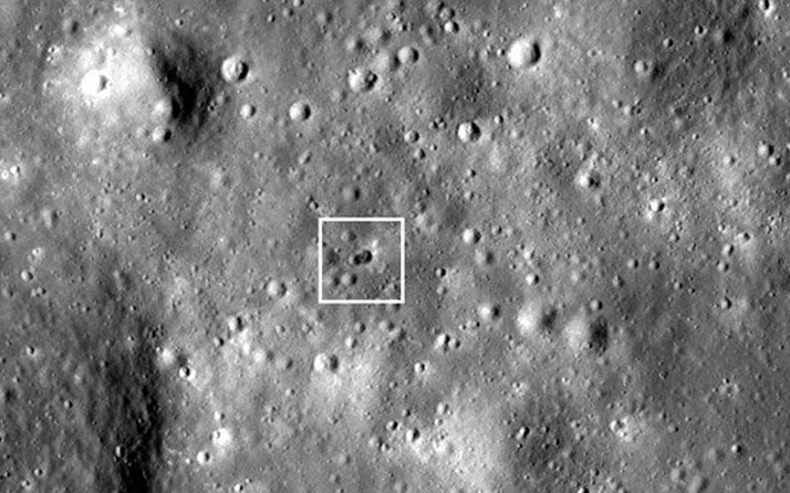 Ay'a çarpan roket dev krater oluşturdu NASA görüntüsünü yayımladı