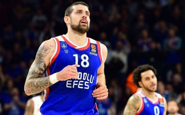 Anadolu Efes, Fransız basketbolcu Adrien Moerman'a veda etti