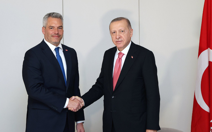 Cumhurbaşkanı Erdoğan NATO katılımlarını sürdürüyor İspanya Başbakanı ile görüştü