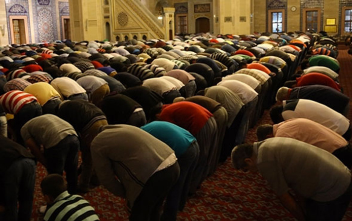 Namaz kılmanın mucize faydaları kanserden bile koruyor