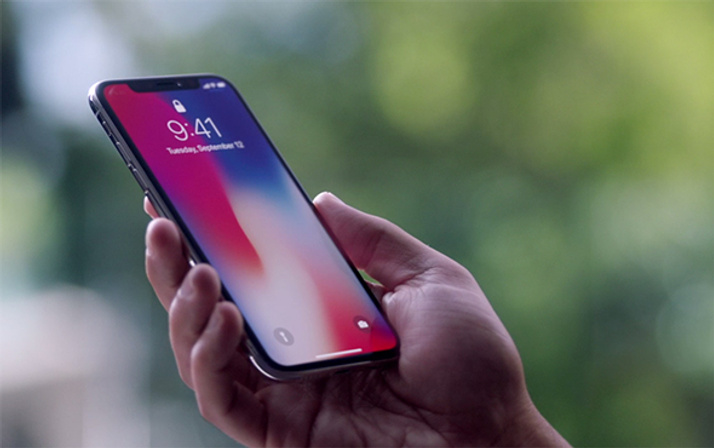 iPhone X'in daha uygun fiyatlısı geliyor!