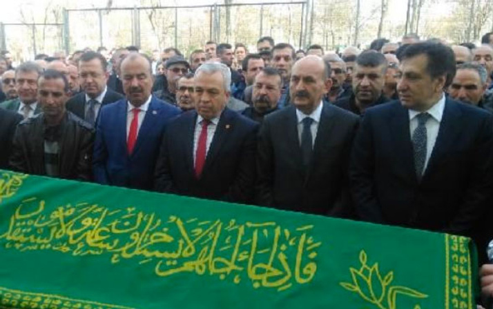 Cenazeye bakan da katıldı yürek yakan detay!