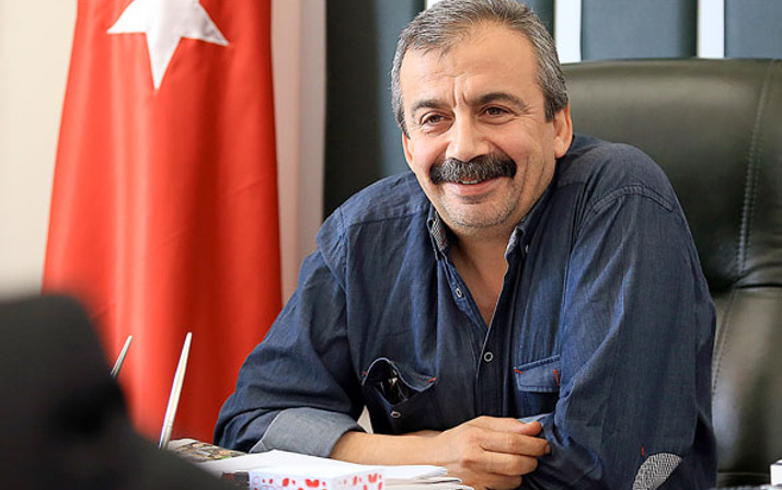 Sırrı Süreyya Önder sinemaya geri dönüyor