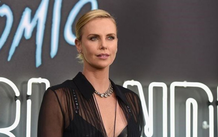 Charlize Theron'dan şoke eden itiraf: Sahtekar sendromu ile baş ediyorum