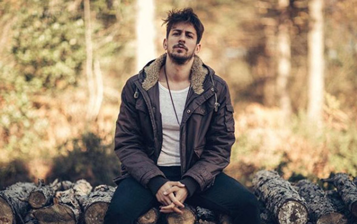 Erkenci Kuş dizisinin Emre'si Birand Tunca son hareketiyle gönülleri fethetti!