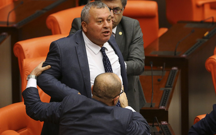TBMM'de gergin anlar! Vekiller arasında büyük tartışma