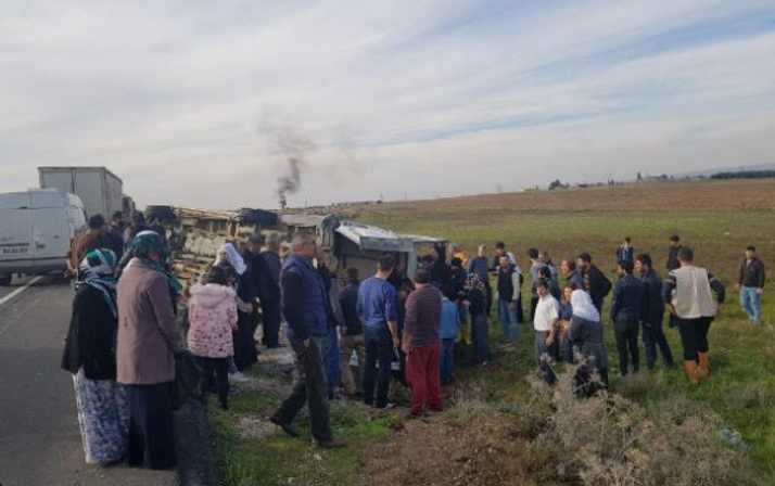 Düğün konvoyunda feci kaza: Çok sayıda yaralı var!