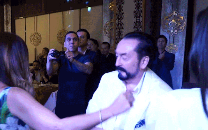 Adnan Oktar kimdir nereli hangi ülkenin casusu?