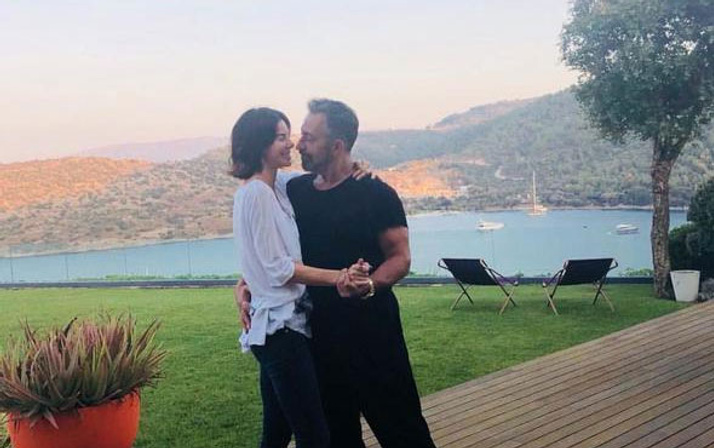 Defne Samyeli'den aşk pozu! Cem Yılmaz'ın notuna dikkat